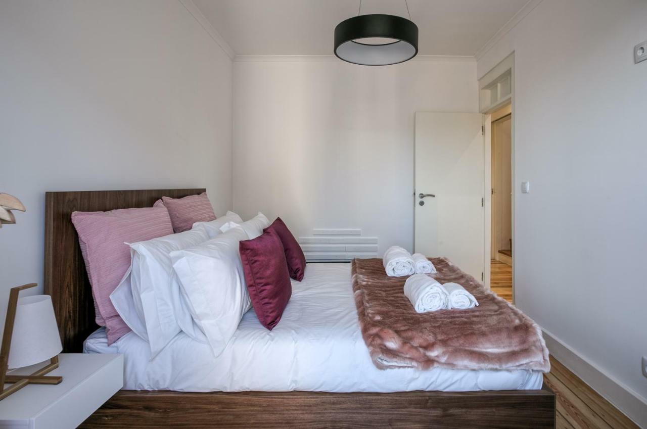 Hip Tailor Made Duplex Penthouse In Bairro Alto Lisboa Exterior foto